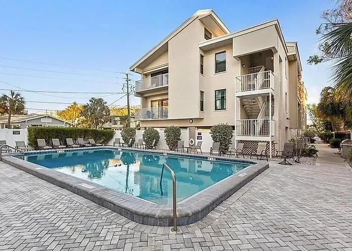 Newly Reno Beachfront Escape I Steps To Apartment Clearwater Beach