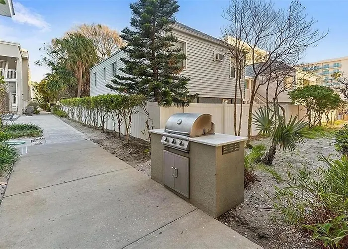 Apartment Newly Reno Beachfront Escape I Steps To