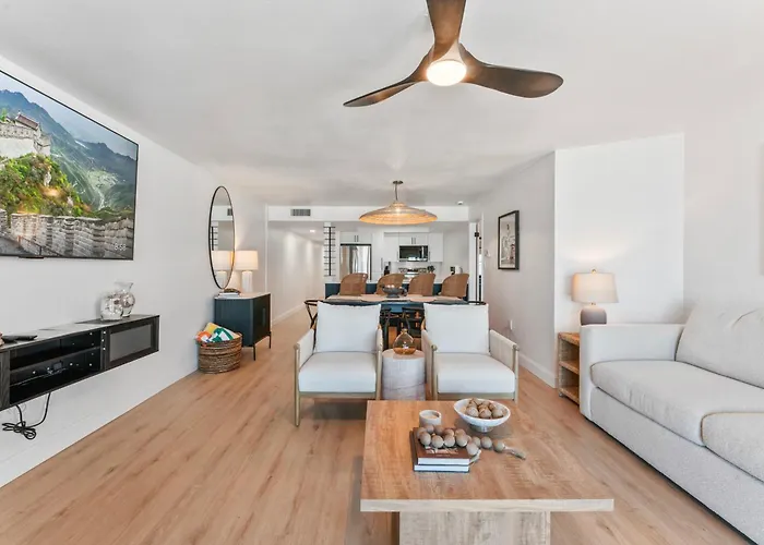 Newly Reno Beachfront Escape I Steps To Apartment Clearwater Beach