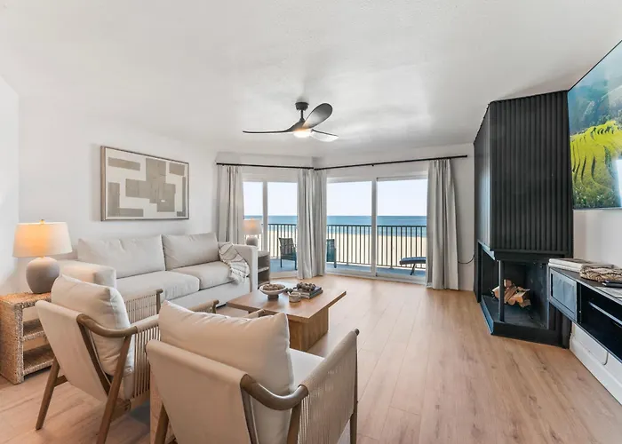 Newly Reno Beachfront Escape I Steps To