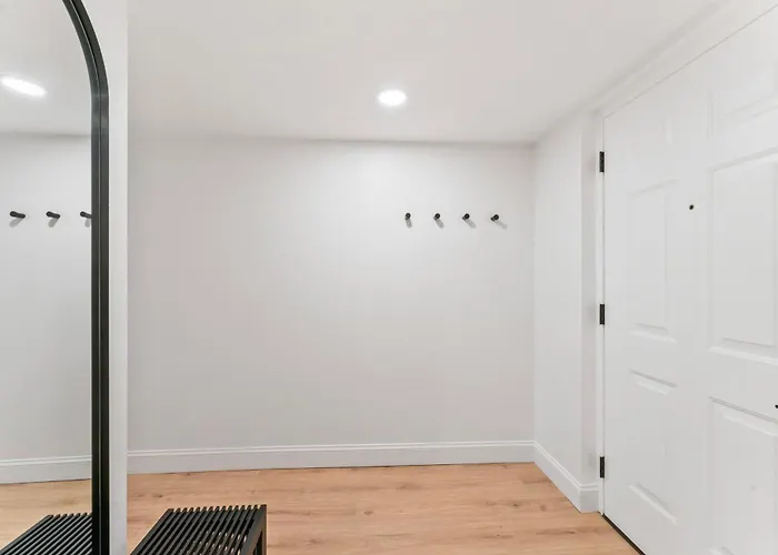 Apartment Newly Reno Beachfront Escape I Steps To