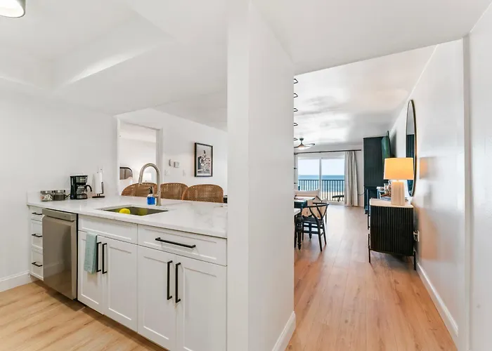 Newly Reno Beachfront Escape I Steps To Apartment *