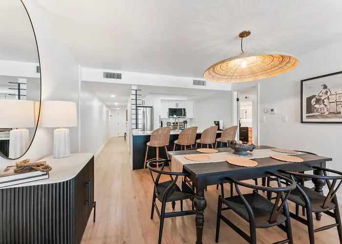 Apartment Newly Reno Beachfront Escape I Steps To Clearwater Beach