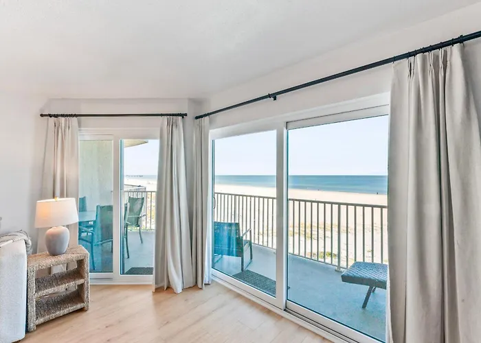 Newly Reno Beachfront Escape I Steps To Apartment