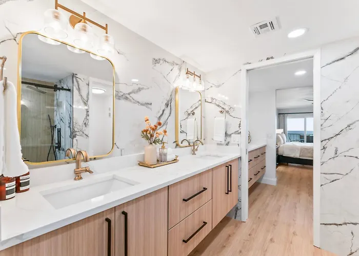 Newly Reno Beachfront Escape I Steps To Apartment
