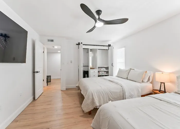 Apartment Newly Reno Beachfront Escape I Steps To *