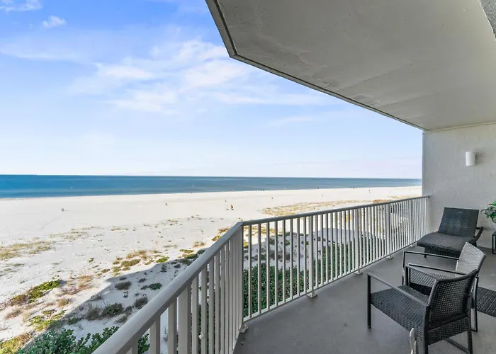 Newly Reno Beachfront Escape I Steps To Clearwater Beach