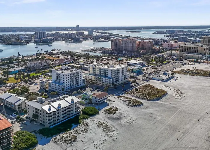 Apartment Newly Reno Beachfront Escape I Steps To Clearwater Beach